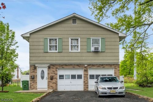 424 Bartlett St, Roselle, NJ, 07203-1847 | Card Image