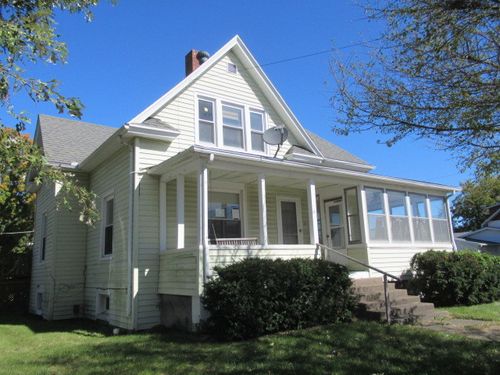 201 W Vermilion St, Catlin, IL, 61817-9668 | Card Image