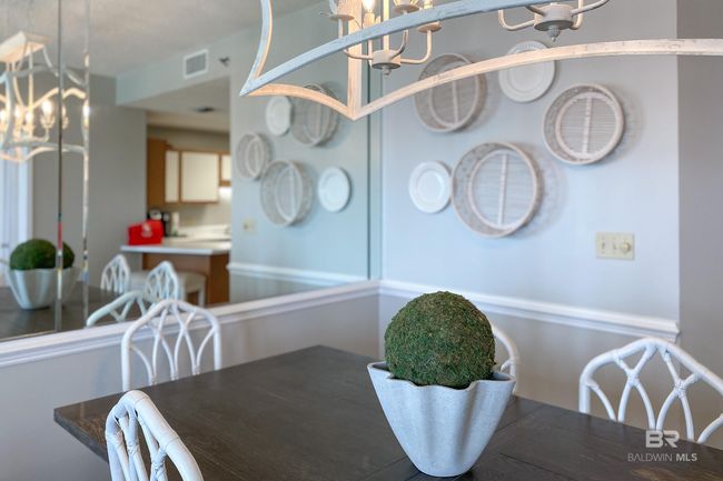 Dining Area | Image 27
