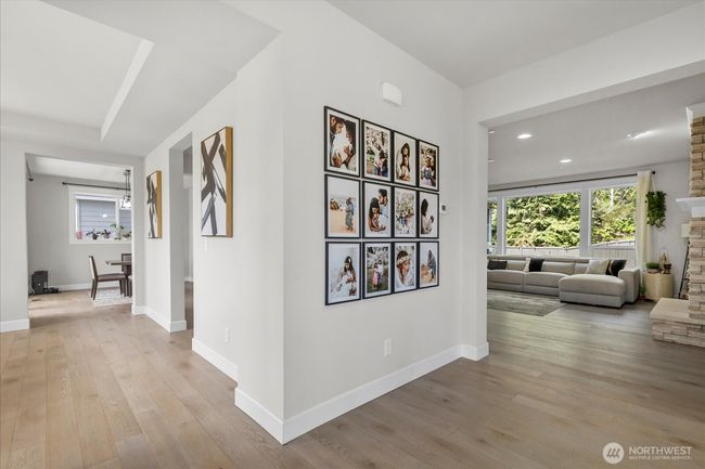 Lots of entertaining space | Image 18