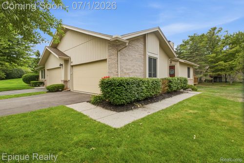 1982 Valley Ln, Lake Orion, MI, 48360-1870 | Card Image