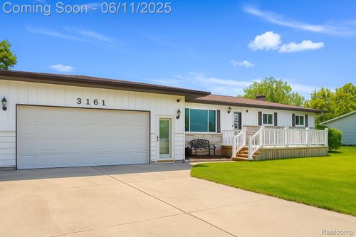 3161 Eastgate St, Burton, MI, 48519-1552 | Card Image