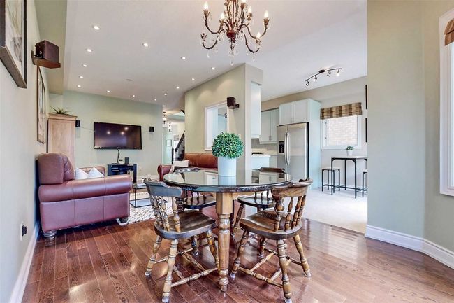 14 Ozner Cres, House attached with 3 bedrooms, 4 bathrooms and 5 parking in Woodbridge ON | Image 6