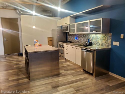 unit-202-111 N Main St, Royal Oak, MI, 48067-1882 | Card Image