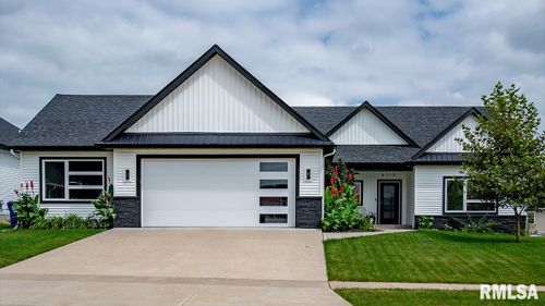 6113 Christie Ct, Davenport, IA, 52807-2153 | Card Image