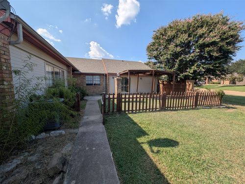 7-6 Daisey Ln, Justin, TX, 76247 | Card Image