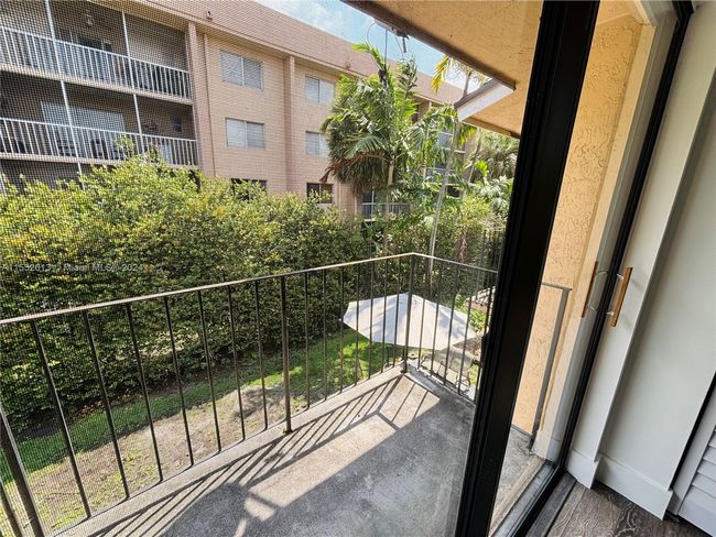 APT-103 - 6850 Nw 173 Rd Dr, Townhouse with 2 bedrooms, 2 bathrooms and null parking in Hialeah FL | Image 16