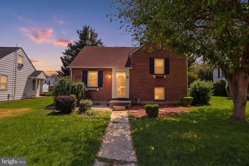 746 Priority Rd, YORK, PA, 17404-2456 | Card Image
