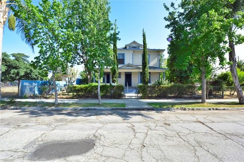 724 W 2nd St, Pomona, CA, 91766-1731 | Card Image