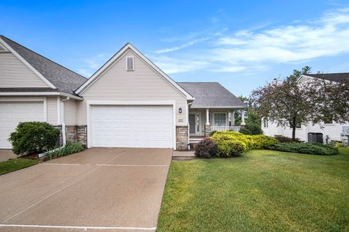 3258 Chamberlain Cir, Ann Arbor, MI, 48103-8866 | Card Image