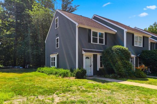 7 Chestnut Cir, Merrimack, NH, 03054-6611 | Card Image