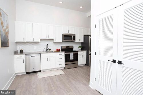 302-1742 Fleet Street, BALTIMORE, MD, 21231 | Card Image