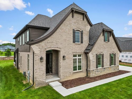 55735 Bay Oaks Ct, Shelby Twp, MI, 48315 | Card Image