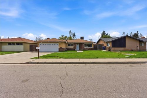 4517 Summer Side, Bakersfield, CA, 93309 | Card Image
