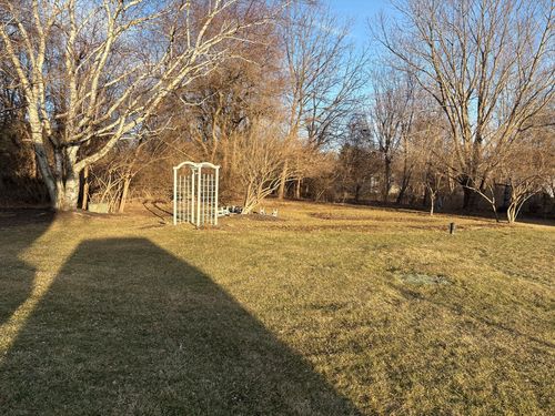 422 Pembroke Rd Sw, POPLAR GROVE, IL, 61065-8946 | Card Image