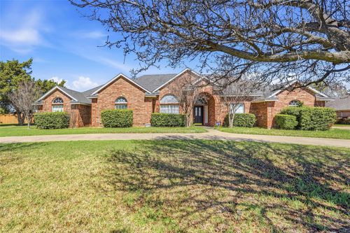 424 Country Ridge Ln, Red Oak, TX, 75154-3904 | Card Image