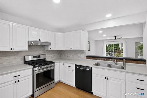 69-15 Freedom Way, Niantic, CT, 06357-1047 | Card Image