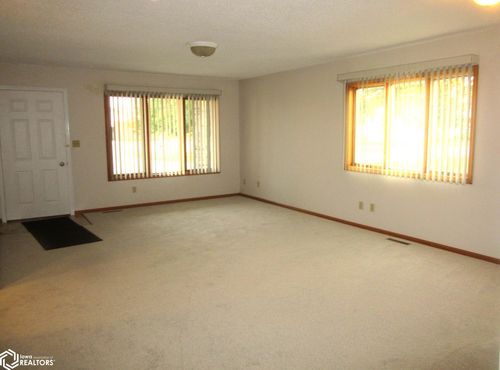 235 W K St, Forest City, IA, 50436-1505 | Card Image