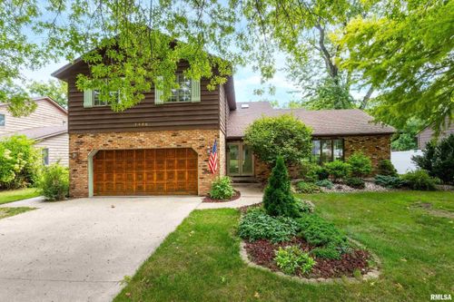 3406 8th St, Moline, IL, 61265-7108 | Card Image