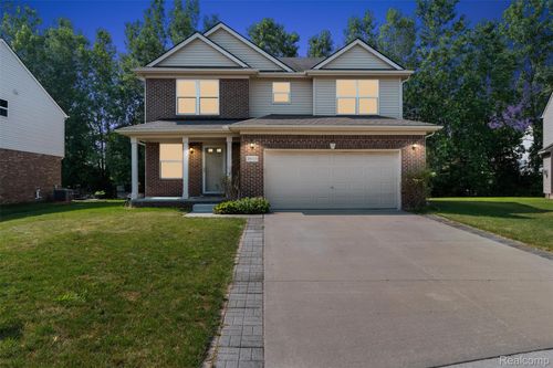39115 Huron Pkwy, Westland, MI, 48185-3821 | Card Image