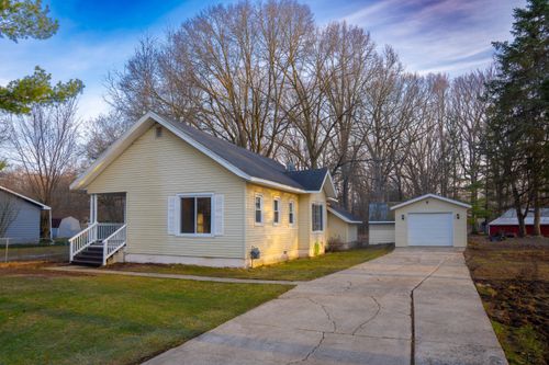 1407 Kenwood Avenue, Belding, MI, 48809 | Card Image