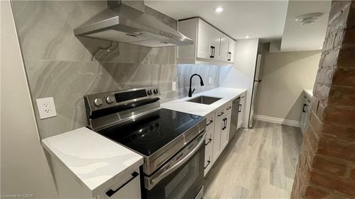 4-123 Robinson St, Hamilton, ON, L8P1Z3 | Card Image