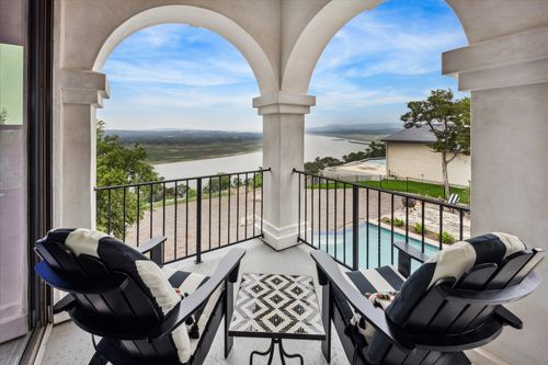 5400 Canyon Oaks Dr, Lago Vista, TX, 78645-6087 | Card Image
