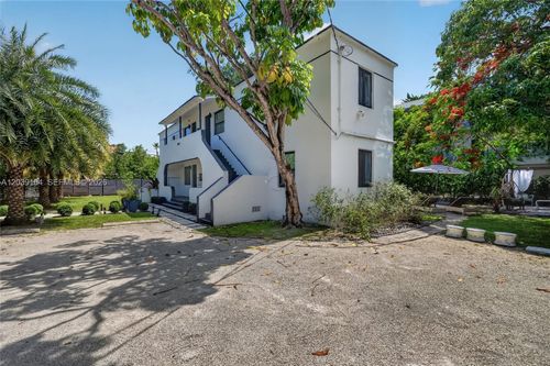 3-8270 Ne 1st Pl, Miami, FL, 33138-3764 | Card Image