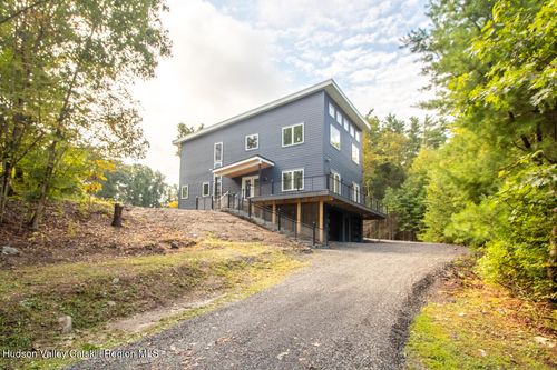 9 Iroquois Ln, Hurley, NY, 12443-6265 | Card Image