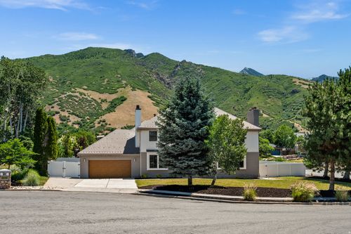 8065 S Overhill Cir, Cottonwood Heights, UT, 84121-5848 | Card Image