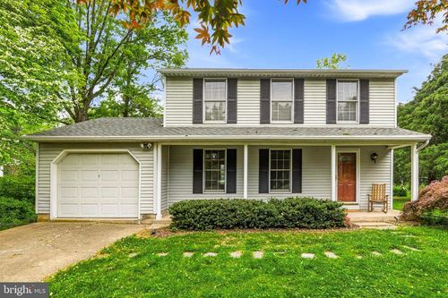 1 Cedar Ln, Doylestown, PA, 18901-4700 | Card Image