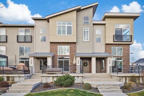 2304 W Summit Pkwy, Spokane, WA, 99201-7022 | Card Image