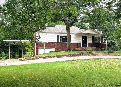 2076 Southview Ave, Bartlesville, OK, 74003-6813 | Card Image