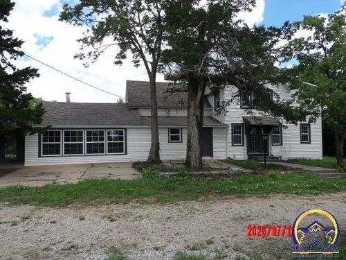 3943 Se Croco Rd, Topeka, KS, 66609-9215 | Card Image