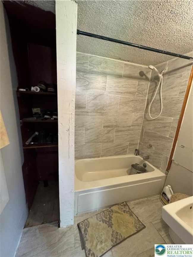 226 E Snyder Ave, Townhouse with 2 bedrooms, 1 bathrooms and null parking in Lansford PA | Image 14