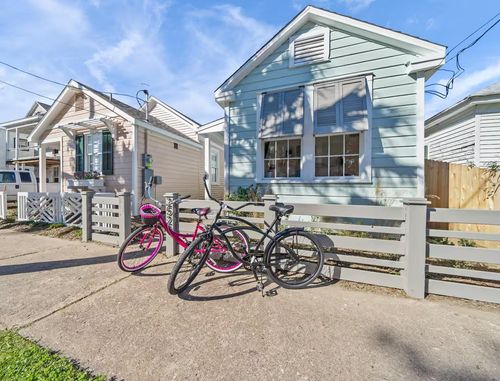 2520 Avenue M, Galveston, TX, 77550-4554 | Card Image