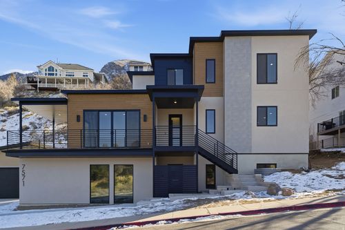 7571 S Prospector Dr, Cottonwood Heights, UT, 84121-5582 | Card Image