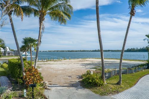 3 Sailfish Rd, Vero Beach, FL, 32960-5279 | Card Image