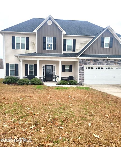 521 Flip Flop Ln, Grimesland, NC, 27837-9647 | Card Image