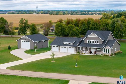 27204 Cedar Ridge Ct, Harrisburg, SD, 57032-8265 | Card Image