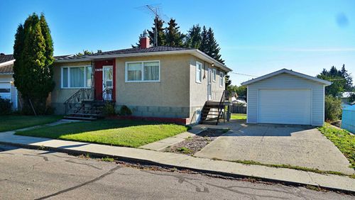 4703 49 Street, Myrnam, AB, T0B3K0 | Card Image