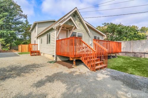 a-9912 Holly Dr, Everett, WA, 98204-2603 | Card Image