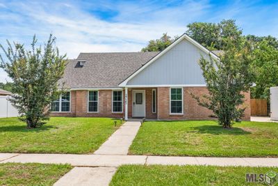 2725 Magellan Dr, House other with 3 bedrooms, 2 bathrooms and null parking in Baton Rouge LA | Image 1