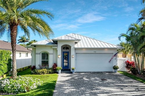 715 102nd Ave N, Naples, FL, 34108-3214 | Card Image