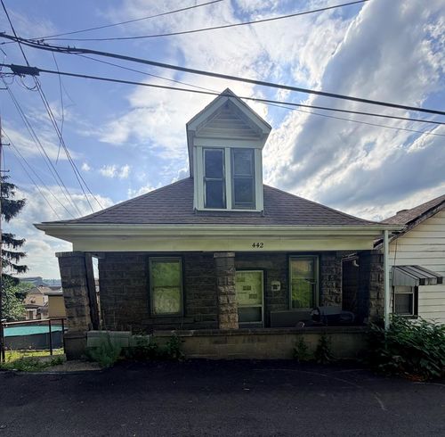442 Rose St, Follansbee, WV, 26037-1534 | Card Image