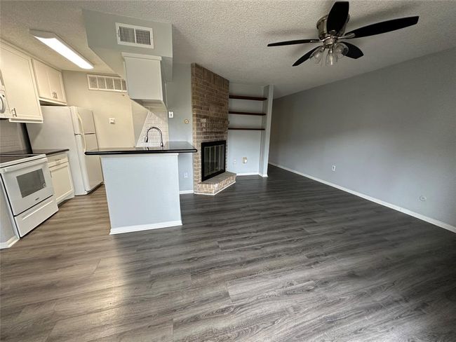 APT-287 - 250 El Dorado Blvd, Townhouse with 1 bedrooms, 1 bathrooms and 1 parking in Webster TX | Image 4