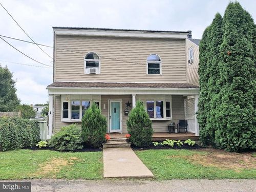 728 W John St, FRACKVILLE, PA, 17931-1004 | Card Image