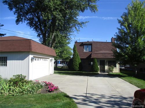 30471 Manse Street, Harrison Charter Township, MI, 48045 | Card Image