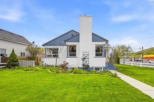 811 N Morton St, Colfax, WA, 99111-2126 | Card Image