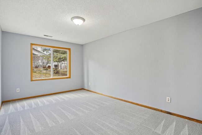 32-web-or-mls-Niagara Ln-2204-032.jpg | Image 28